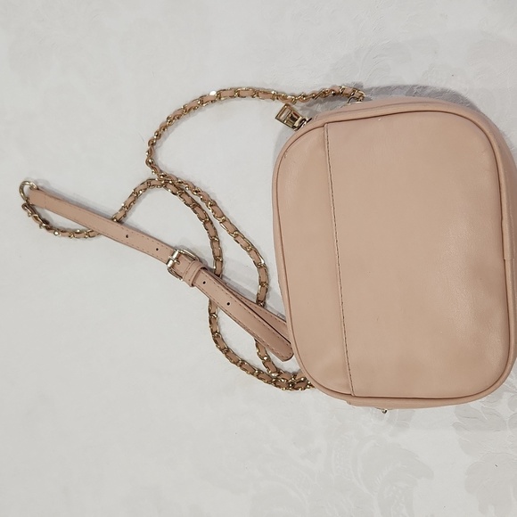 Bebe Hannah Camera Crossbody Beige EUC - Picture 2 of 11